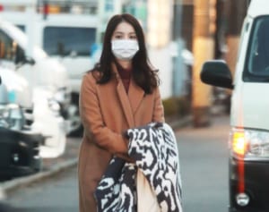 佐々木希 今も渡部と同居継続…それでも離婚を選択しない理由