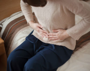 「在宅生活で腸に負担が」と医師警告“巣ごもり便秘”に注意