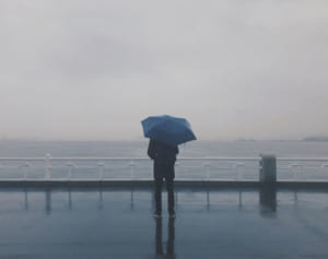 雨の日に頭が痛い…「“天気痛”は頭痛薬に頼るな」と医師