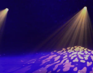 波紋広がる“劇場クラスター”…「人災では」と非難の声も