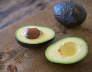 整形外科医が「ひざ痛によい」と太鼓判！アボカドの簡単レシピ