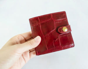 長財布“信仰”に待った！FP断言「ミニ財布の方がお金が貯まる」
