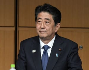 休日執務の64％が2時間以下　安倍首相“147連勤”の正体