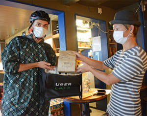 UberEats上陸、注文してみた　コロナ禍の沖縄で勝算は?【WEB限定】
