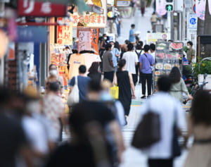 沖縄のコロナ感染源、県外の「移入例」から県内の市中感染へ　感染源「家族と会食」が上昇