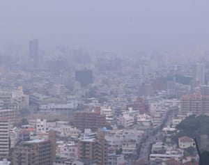 沖縄の煙霧、西之島の火山活動が影響か　ぜんそくに注意　琉大など指摘