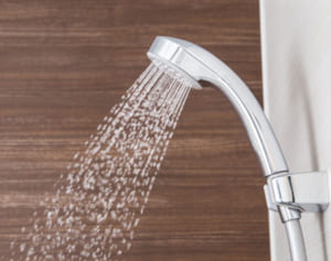 固定費削減で注目すべきは「シャワーヘッド」出水半分に