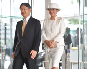 両陛下 コロナ禍のご奮闘…ご進講など15回、5千万円寄付も