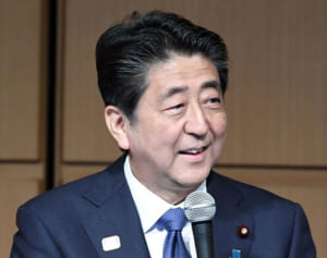 アベノミクス8年目の嘘　消費は低迷、GDPも新基準でかさ上げ