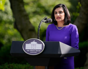 職員にマスク禁じた老人ホーム、19人の死者を出し訴えられる