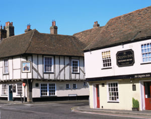 「100kg以上の人お断り」Airbnb登録の物件に非難