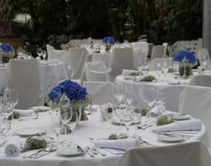 結婚式でテーブルの天板が落下…5歳児が死亡