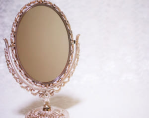 やせたいけどドカ食いしたい…そんなときは「鏡の前で！」