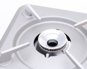 カセットコンロが爆発…災害時に気を付けたい食の注意点