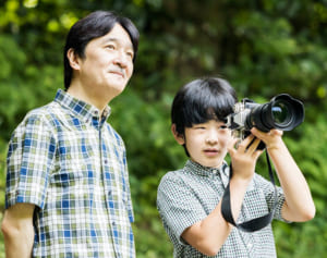 悠仁さま“通好み”の本格カメラをご愛用！そのお値段は？