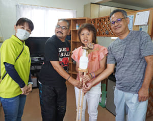 足踏み式消毒スタンドを製作　コロナ禍で挑戦、社会参加確保も　宜野湾・障がい者施設「新緑の風」