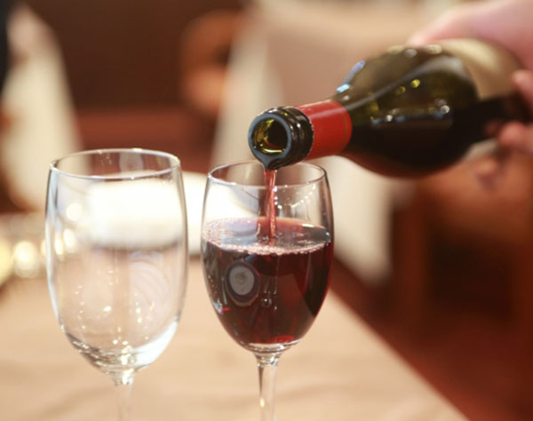 医師が教える認知症予防の食習慣「毎日2〜3杯の赤ワインを」