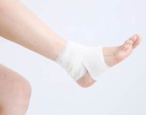 睡眠不足や転倒による骨折も　夜間頻尿がQOLの低下を招く