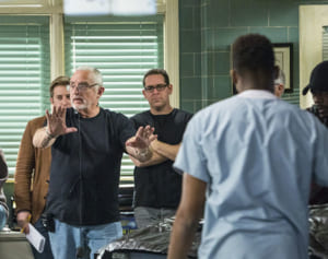 強盗シーン撮影中に本物の警察が急襲、俳優陣がTV局を提訴