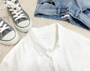 ふたご座は「白×デニム」星座別“運気上げる”ファッション