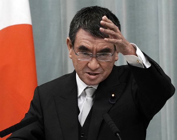 河野行政改革相の押印廃止に　日本一のハンコ屋「バカヤロー」