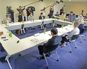 首里城の美術工芸品　修復完了まで20年超　焼失品の模造復元も実施