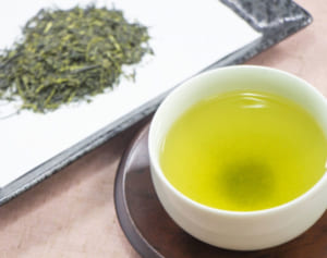 医師が伝授「お茶の飲み過ぎはNG　血栓防ぐ生活習慣」