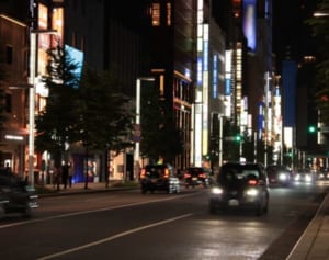 てんちむ破産危機でホステスに 豊胸トラブル代償は1億円超か