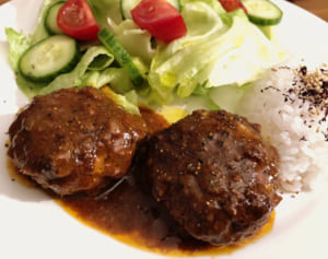 フライパン1つでハンバーグ（辻仁成「ムスコ飯」第282飯レシピ）