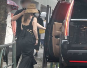 浜崎あゆみが第2子出産を報告 本誌が目撃していた2度の妊婦姿