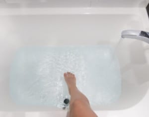 水圧がちょうどいい負荷になる！湯船でできるプチ筋トレ3