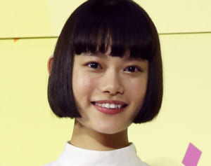 杉咲花支える肝っ玉母のメール…実父不在も女手一つで20年