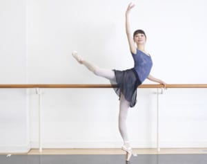 すぐに体がポカポカに！世界的バレエダンサー上野水香に教わる「7分バレエ」エクササイズ