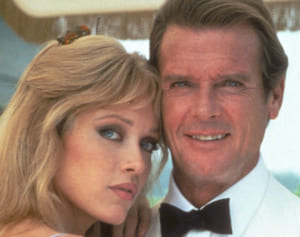 死亡報道の元ボンドガール、生きていた