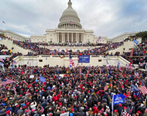米議事堂の暴動、銃殺された女性はトランプ支持者の退役軍人