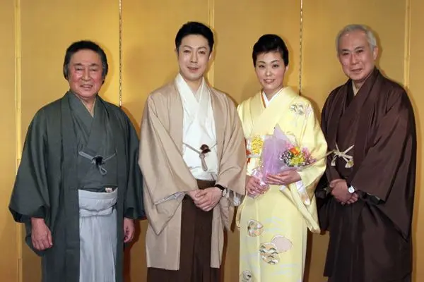 富司純子 囁かれる親子冷戦 菊之助が二世帯住宅を出ていった 女性自身 富司純子 囁かれる親子冷戦 菊之助が二世帯住宅を出ていった 女性自身