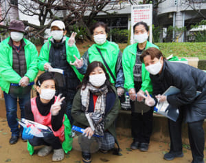 「一人も取り残さない」　牧志公園　12月は272人、増加傾向　ゆいまーるの会　困窮世帯に食料配る