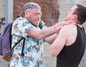 ジョン・トラボルタ新境地!?俳優に執着するストーカー役怪演