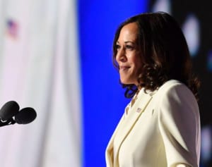 初の女性の米副大統領誕生“ガラスの天井”破った母の教え