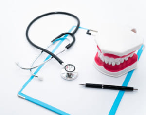 「初診に4時間」…人気歯科医が語る“歯は抜くな”のワケ