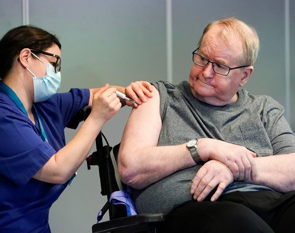 北欧でワクチン接種後に高齢者死亡…ファイザー社の見解は
