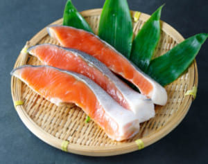 肌の老化が気になるなら「赤い色の食べ物を！」と専門医