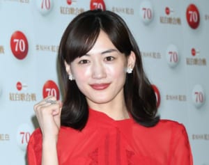 綾瀬はるか「どっちが色っぽい？」高橋一生らにセクシー相談