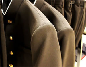 南風原町の中学校で制服選択制を導入へ　4月から自治体では県内初