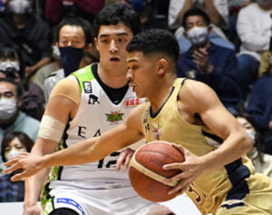 17歳ハーパー、Bリーグ最年少ゴール　バスケ琉球キングス、レバンガに完勝