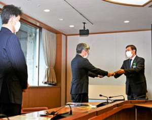 低空飛行、強制わいせつ…相次ぐ米軍被害に「遺憾」　沖縄県副知事が国へ抗議