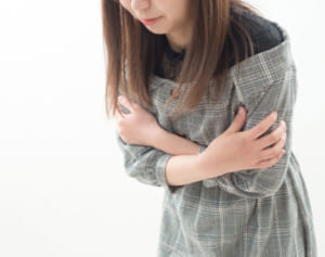 冷えの改善に鍼灸接骨院院長がすすめる「肝臓マッサージ」