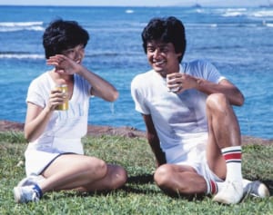 友和と笑顔のケーキ入刀！写真で振り返る山口百恵伝説【結婚編】