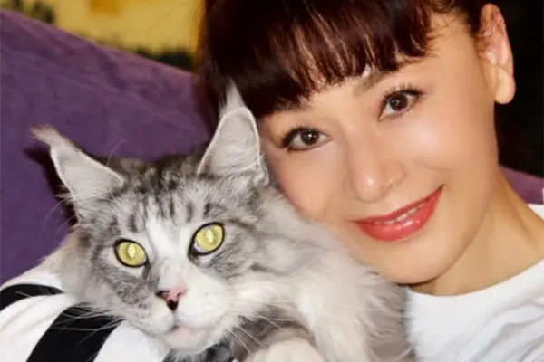 猫ラブ芸能人6人の愛しすぎ にゃんにゃん写真 大集合 女性自身