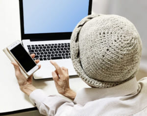 脳の健康を保つための鍵は「知的好奇心」と「人との会話」